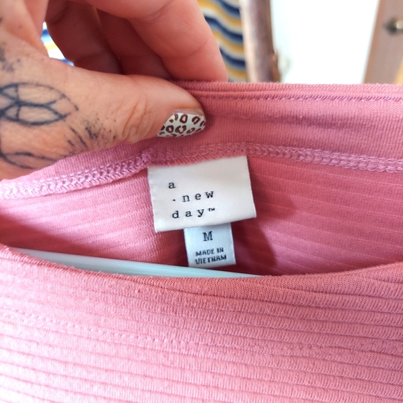 A New Day Oversize, Textured Sweat Shirt, side slits, dusty rose color - Picture 2 of 5